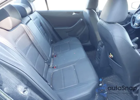 2011 Volkswagen Jetta 2.5L Se z USA, uszkodzony, nr VIN 3VWDZ7AJ6BM329760